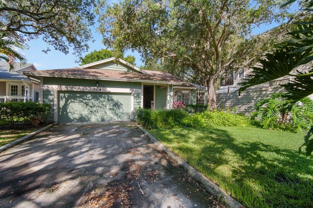 764 CAPTIVA COURT NE ST PETERSBURG, FL 33702