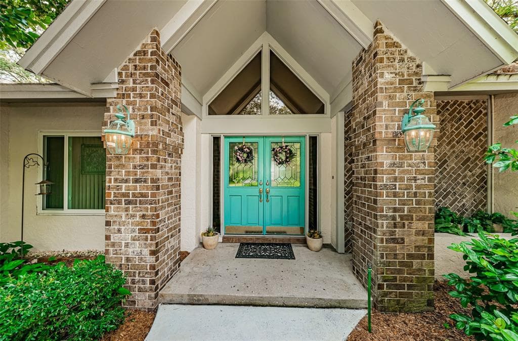 613 TIMBER LANE TARPON SPRINGS, FL 34689
