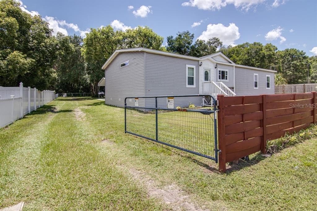 10515 MAIN STREET THONOTOSASSA, FL 33592