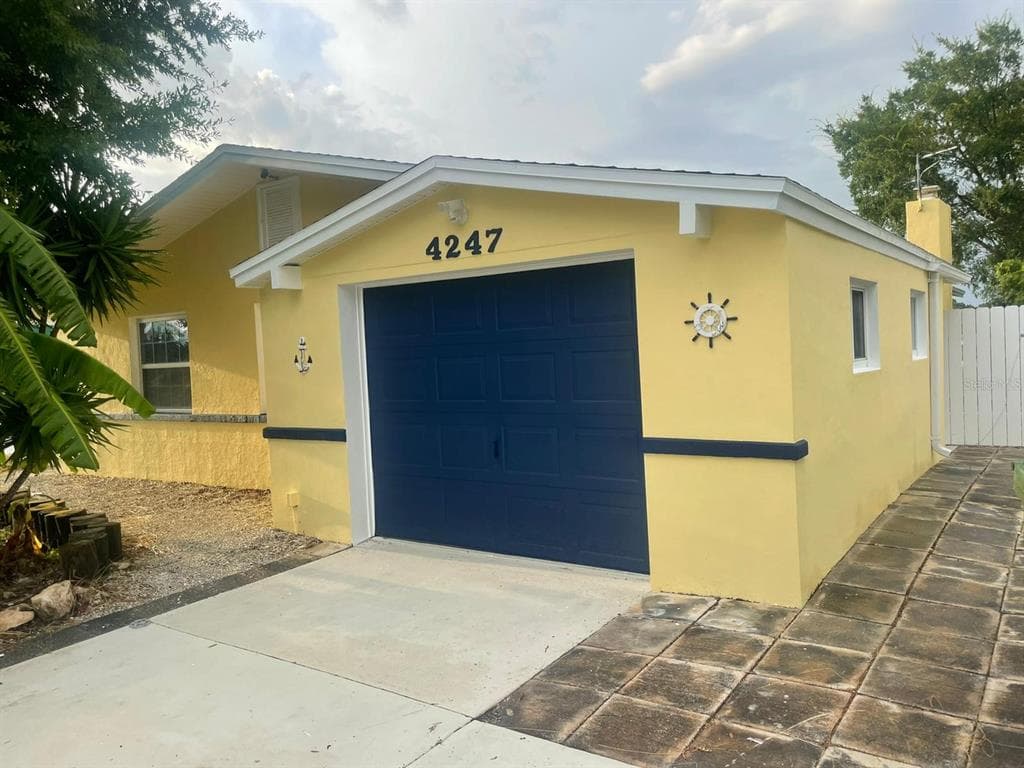 4247 FLORAMAR TERRACE
