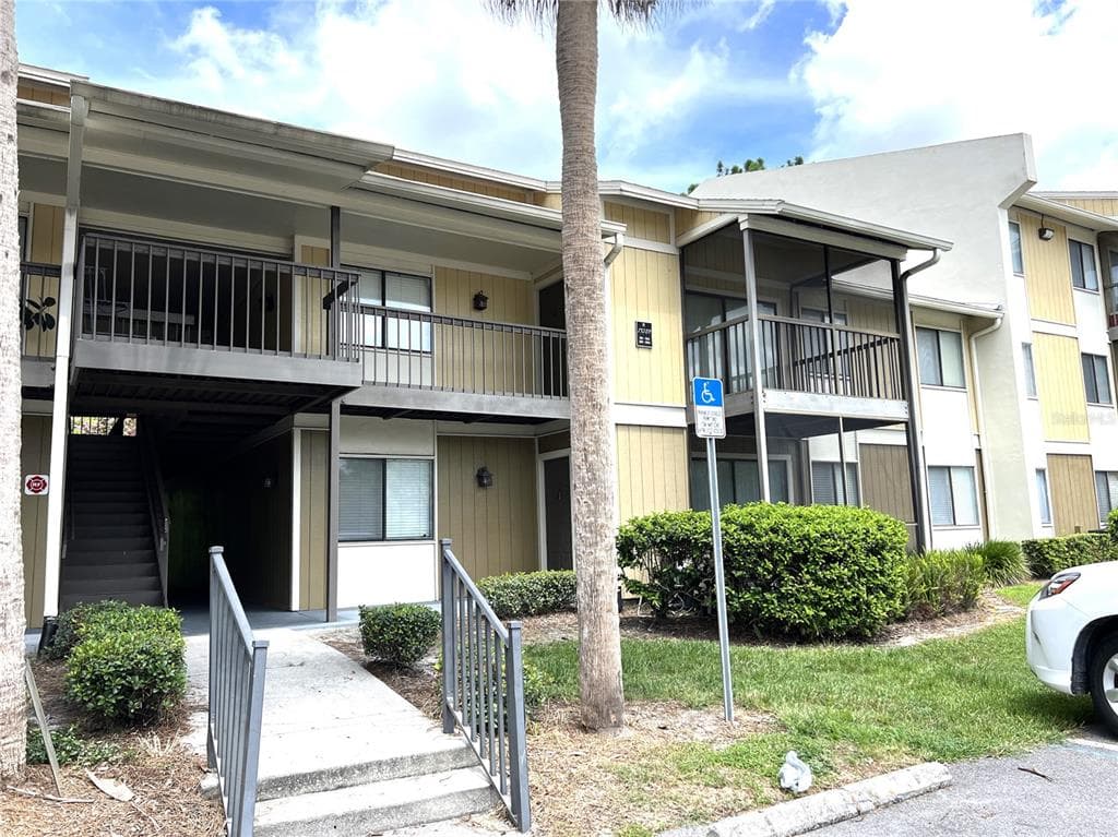 13289 ARBOR POINTE CIRCLE UNIT 203 TAMPA, FL 33617