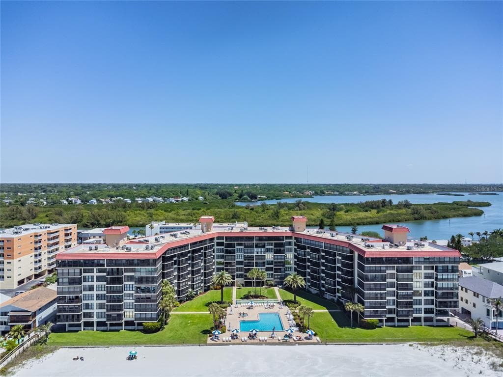 18304 GULF BOULEVARD UNIT 612 REDINGTON SHORES, FL 33708