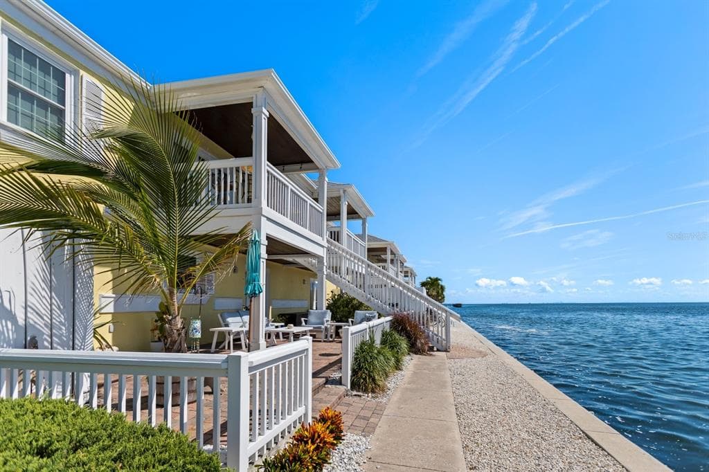5240 COQUINA KEY DRIVE UNIT B