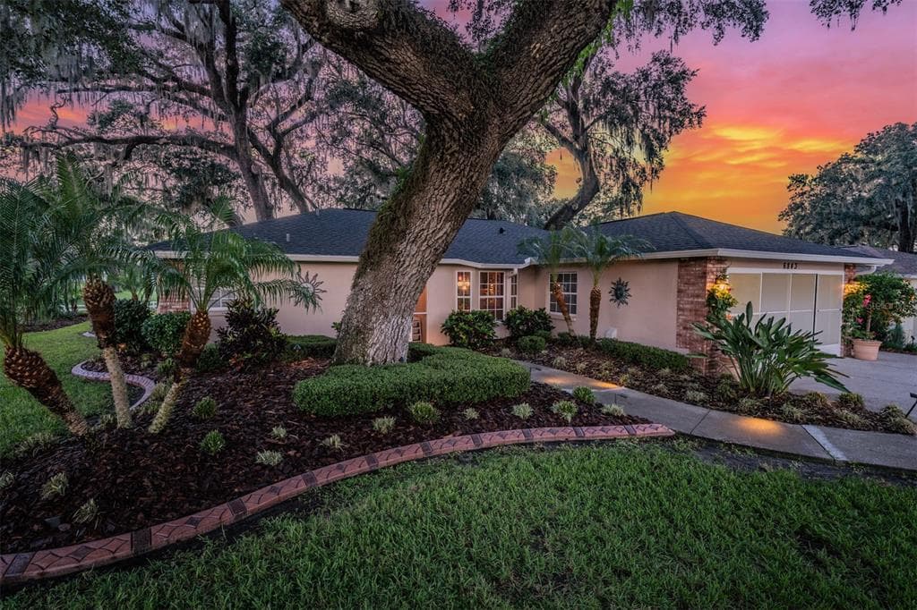 6843 NORTHLAKE DRIVE ZEPHYRHILLS, FL 33542