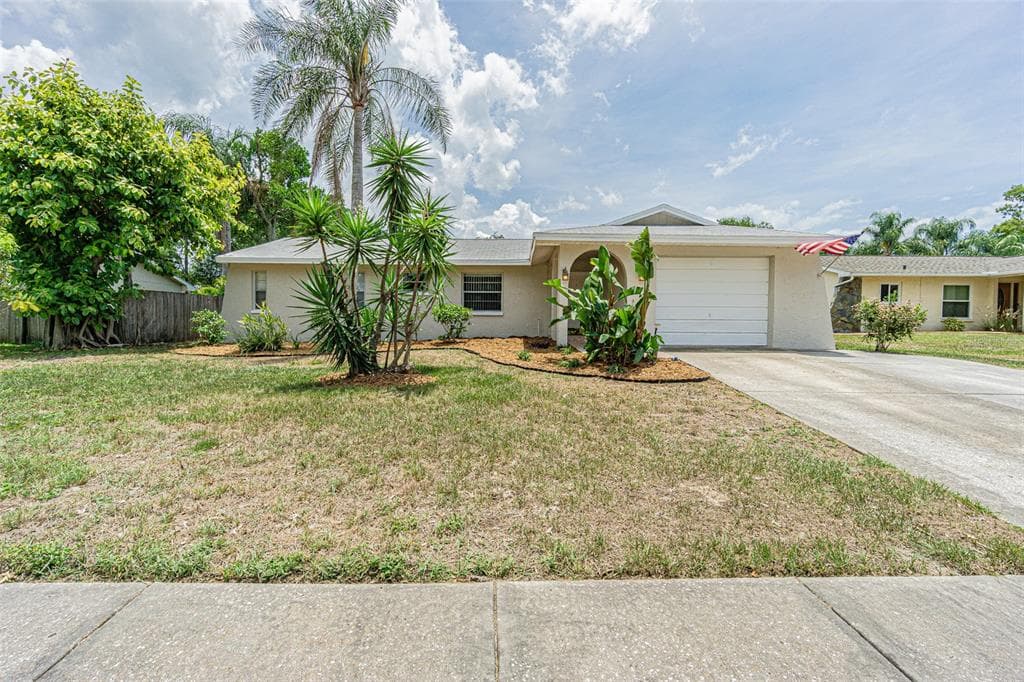 1307 GULFVIEW WOODS LANE TARPON SPRINGS, FL 34689