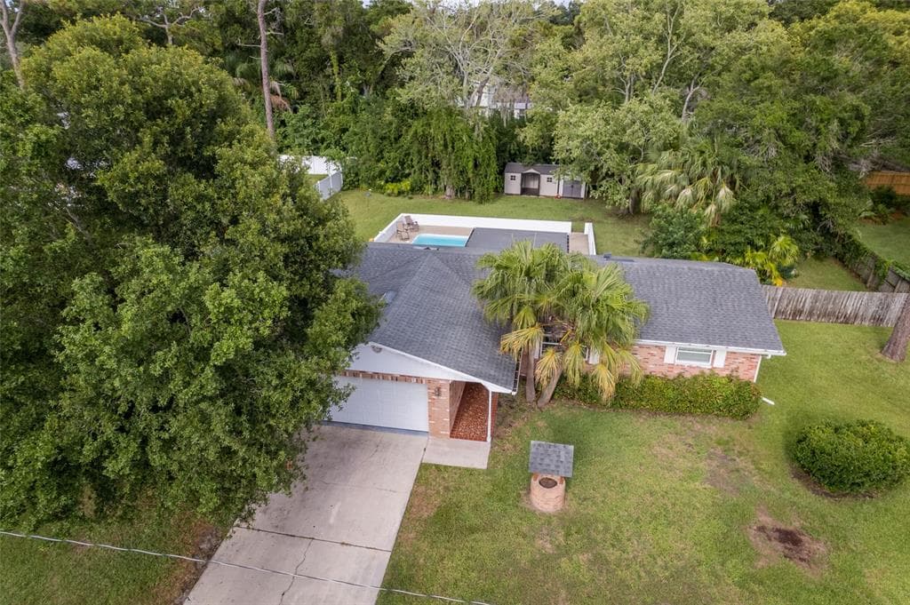 2025 GOLF VIEW DRIVE