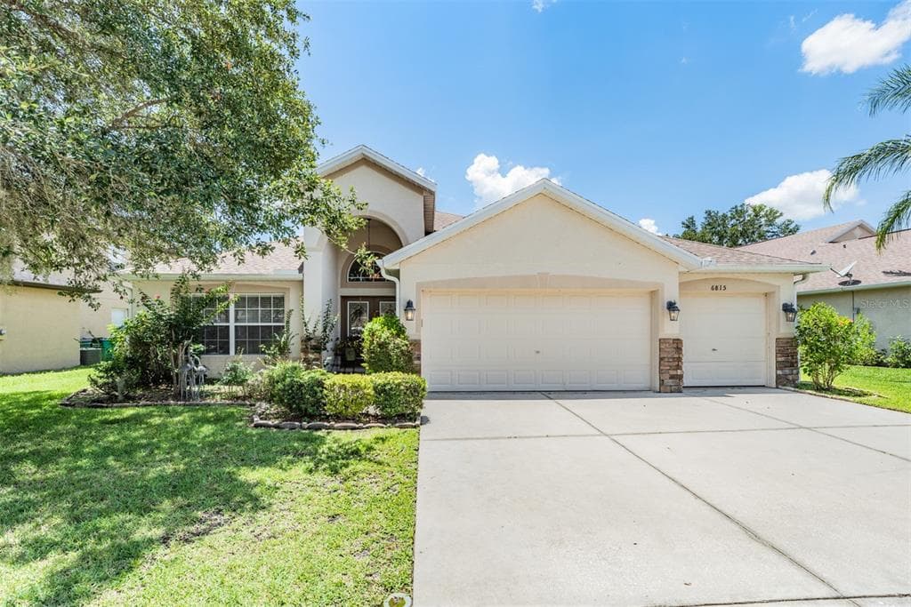 6815 PINE SPRINGS DRIVE WESLEY CHAPEL, FL 33545