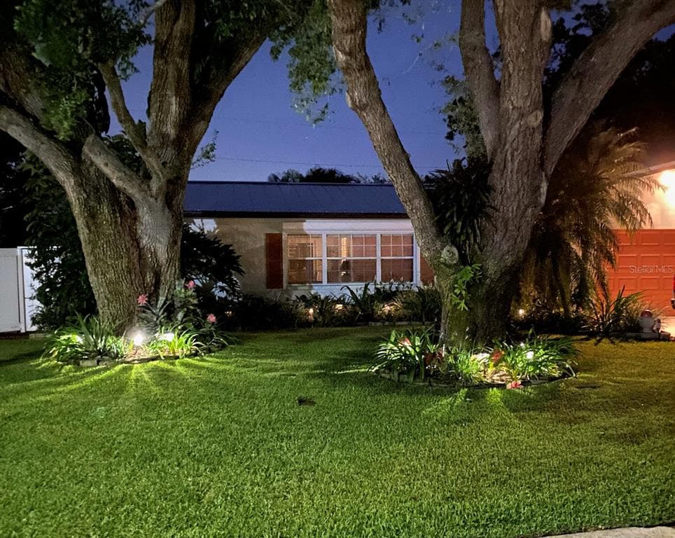 2193 CAMPUS DR DRIVE