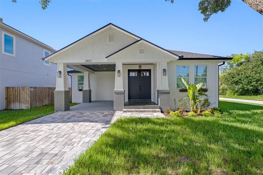 2807 N TAMPANIA AVENUE