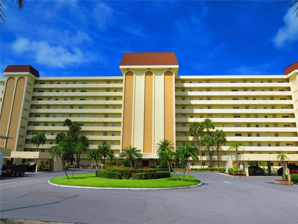4750 COVE CIRCLE UNIT 204 ST PETERSBURG, FL 33708