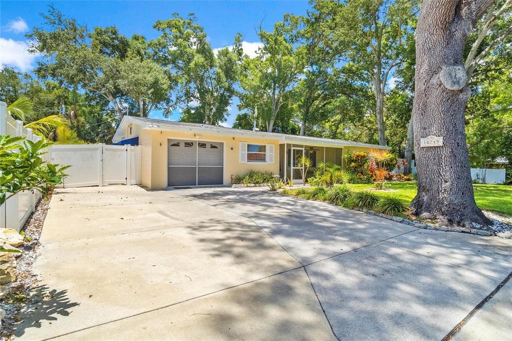 10745 52ND AVENUE N ST PETERSBURG, FL 33708