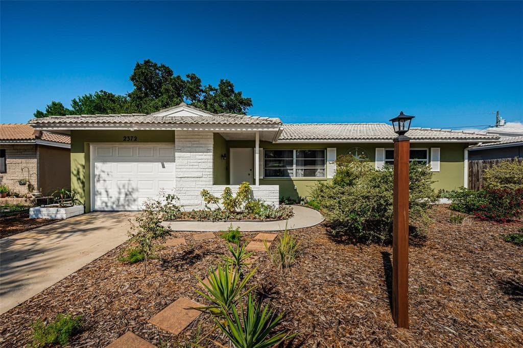 2372 FOREST DRIVE CLEARWATER, FL 33763