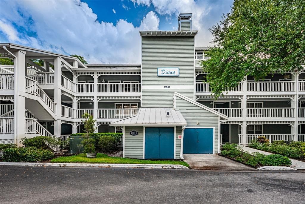 2511 DOLLY BAY DRIVE UNIT 302 PALM HARBOR, FL 34684