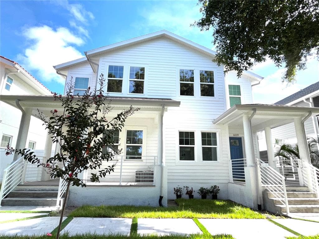 611 24TH AVENUE N ST PETERSBURG, FL 33704