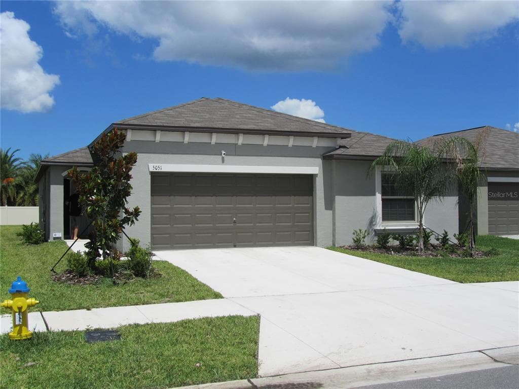 5051 WHITE CHICORY DRIVE APOLLO BEACH, FL 33572