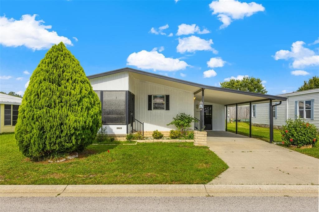 3922 WILLIAM HUME DRIVE ZEPHYRHILLS, FL 33541