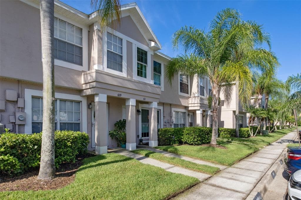 611 KENSINGTON LAKE CIRCLE BRANDON, FL 33511