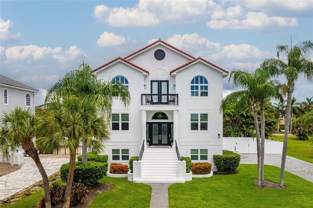 6221 PASADENA POINT BOULEVARD GULFPORT, FL 33707