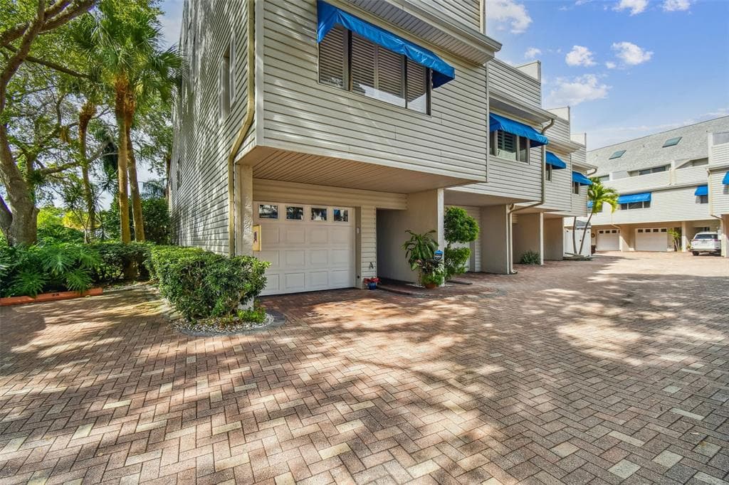 1355 PINELLAS BAYWAY S UNIT 23 TIERRA VERDE, FL 33715