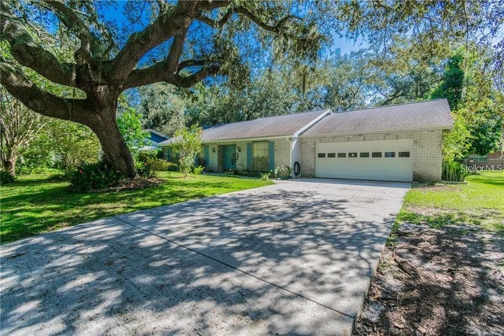 7803 N WHITTIER STREET TAMPA, FL 33617