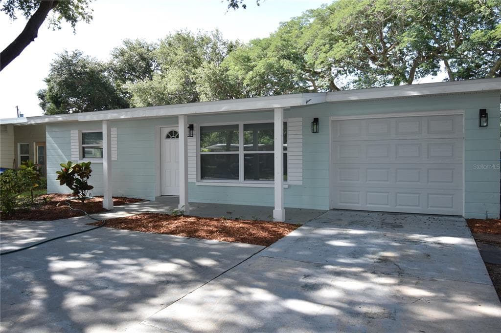10986 57TH AVENUE SEMINOLE, FL 33772