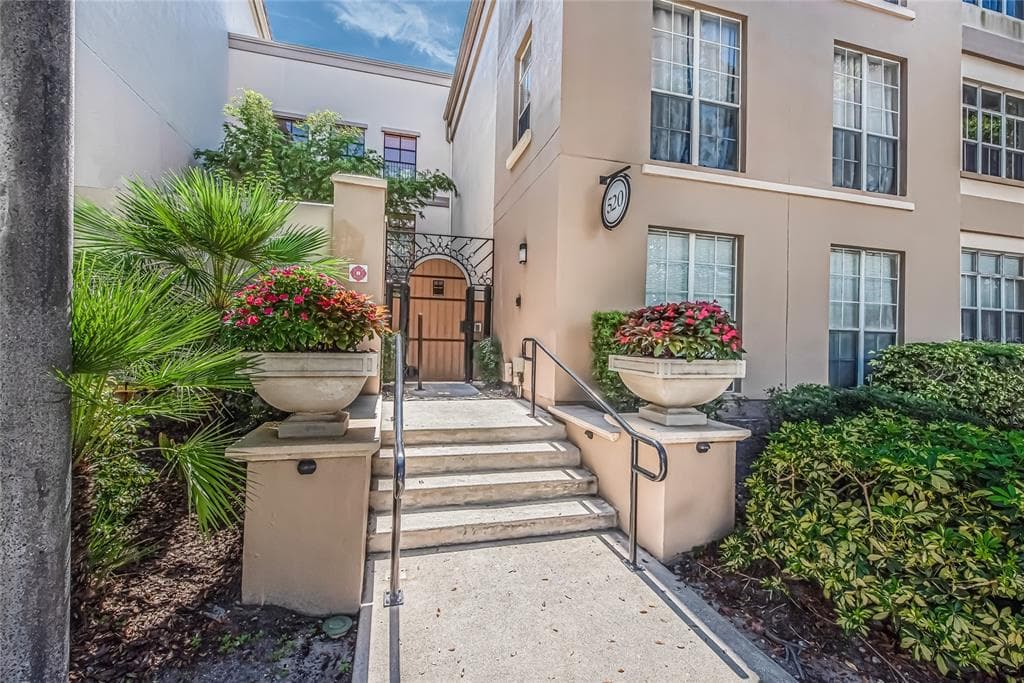 520 S ARMENIA AVENUE UNIT 1238 TAMPA, FL 33609