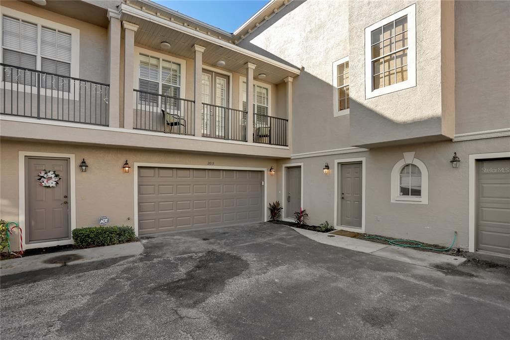 2613 ESPANA COURT TAMPA, FL 33609