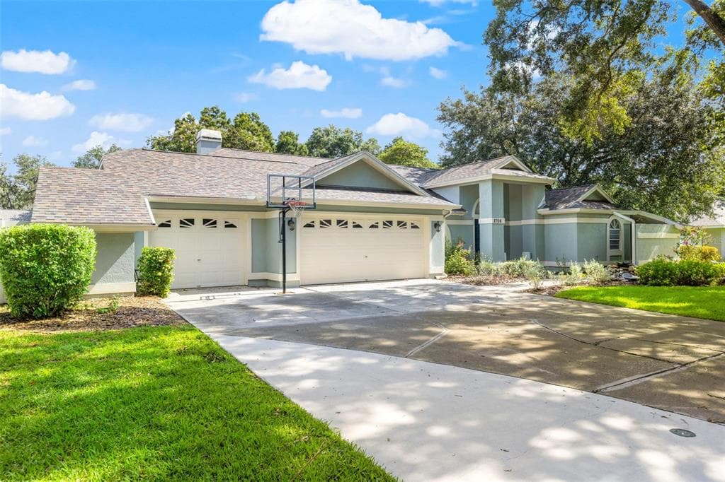 2706 MOCK ORANGE COURT VALRICO, FL 33594