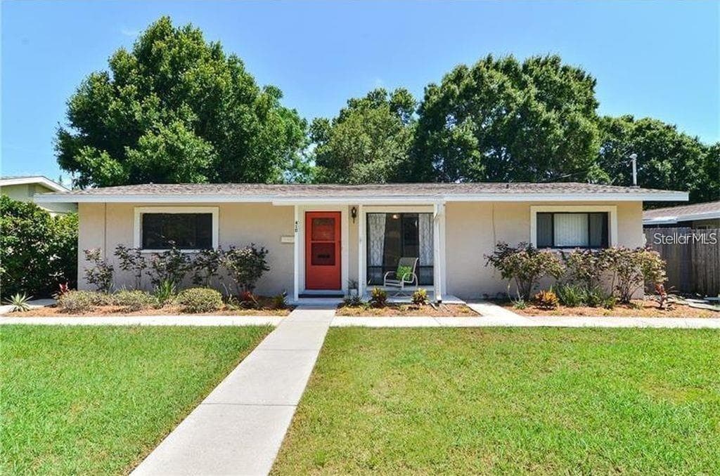 410 42ND AVENUE NE ST PETERSBURG, FL 33703