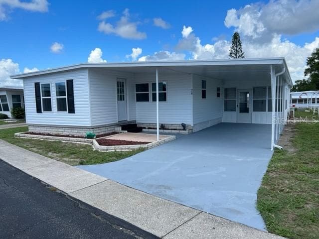 28 THATCH PALM STREET E LARGO, FL 33770