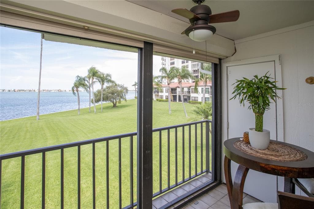 6295 BAHIA DEL MAR CIRCLE UNIT 213 ST PETERSBURG, FL 33715