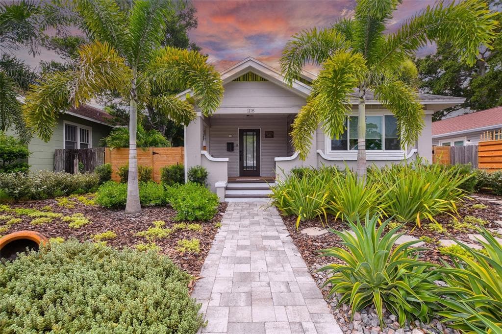 1118 22ND AVENUE N ST PETERSBURG, FL 33704