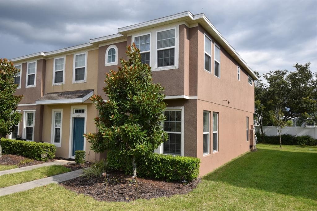 8943 WALNUT GABLE COURT RIVERVIEW, FL 33578