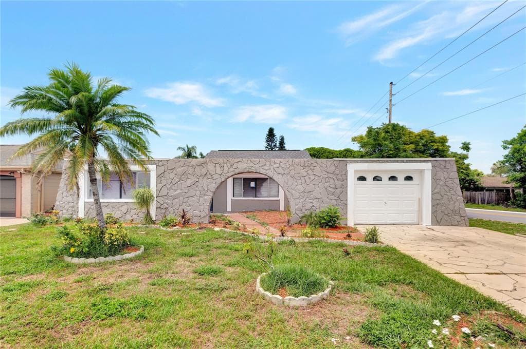 3449 SPRINGFIELD DRIVE HOLIDAY, FL 34691