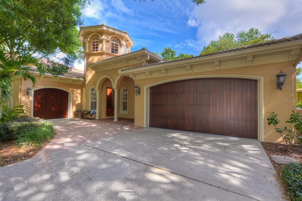 1909 FLORESTA VIEW DRIVE