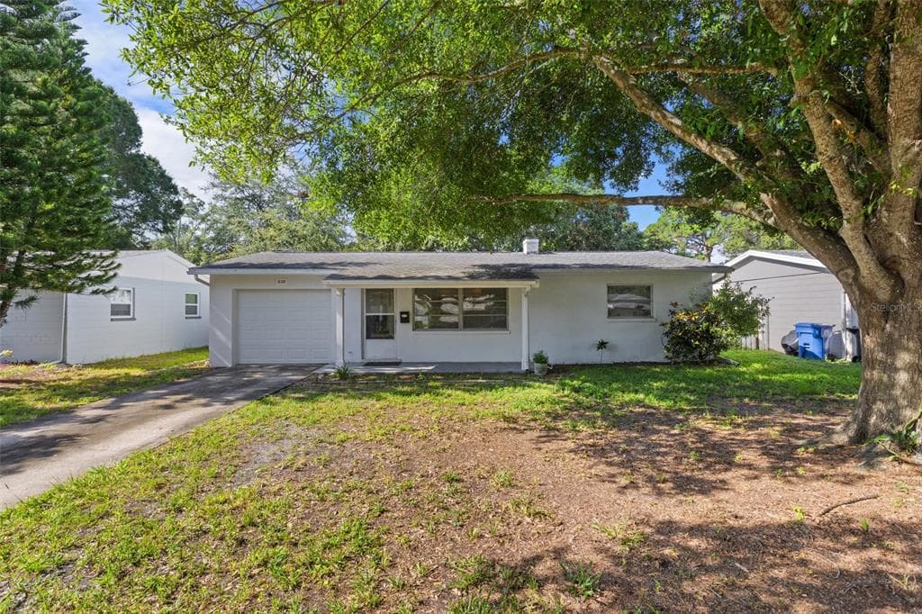 828 76TH AVENUE N ST PETERSBURG, FL 33702