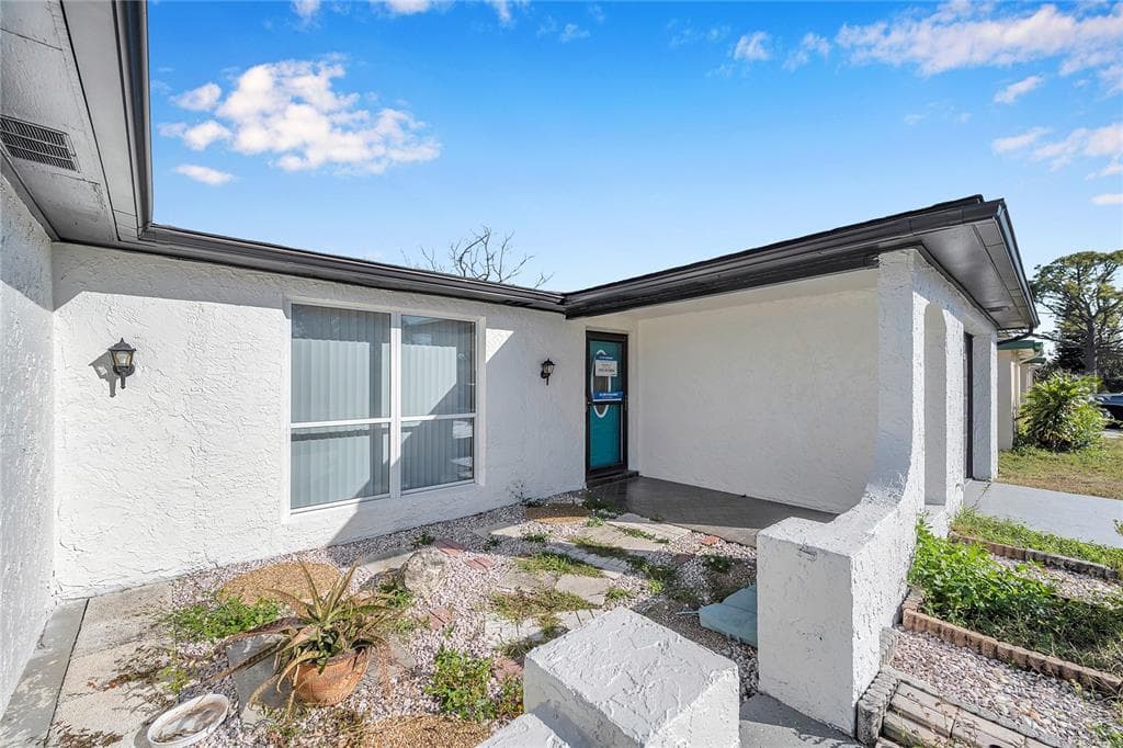 10136 BRANDYWINE LANE PORT RICHEY, FL 34668
