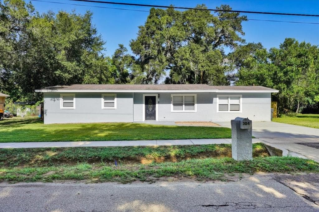 304 S OAKWOOD AVENUE BRANDON, FL 33511