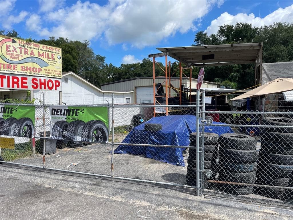 713 W US HIGHWAY 92