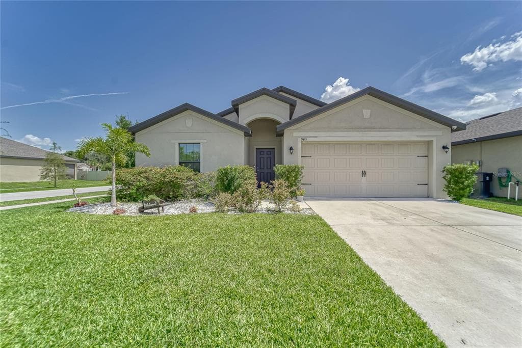 943 WYNNMERE WALK AVENUE RUSKIN, FL 33570