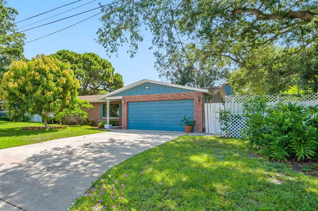 1363 ESSEX DRIVE CLEARWATER, FL 33756