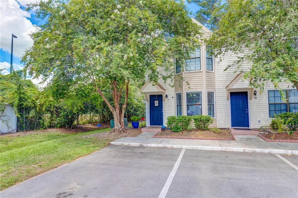 2302 MAKI ROAD UNIT 57 PLANT CITY, FL 33563