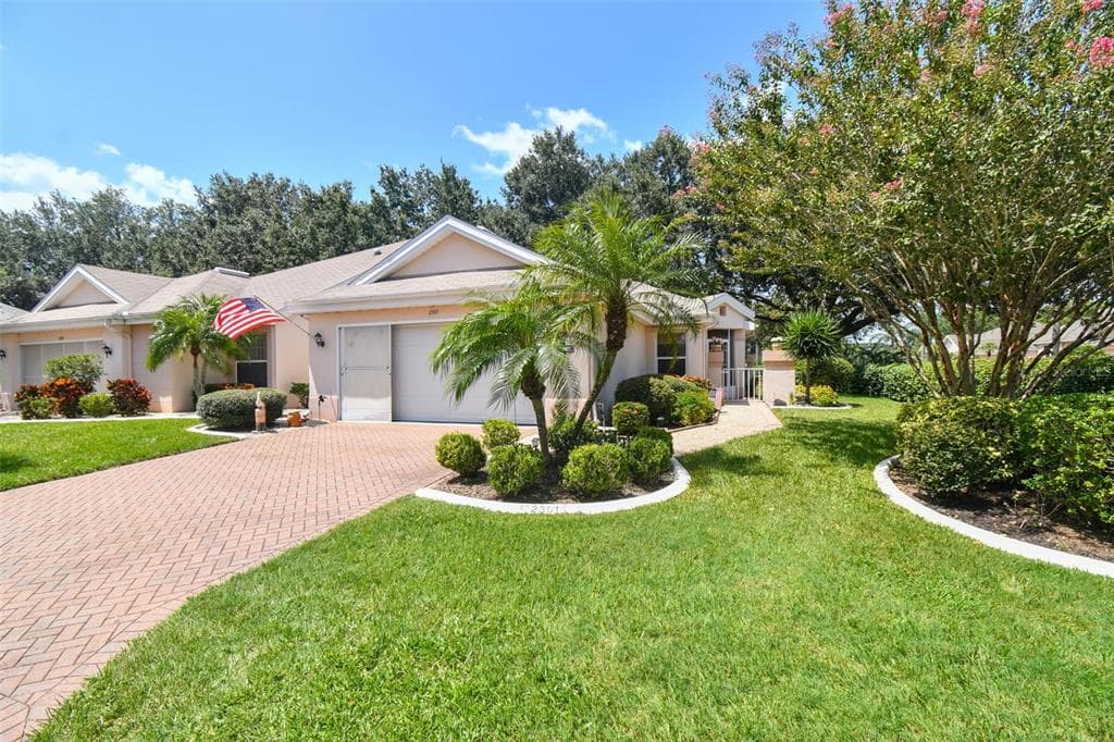 2301 MARKSMEN COURT UNIT 199 SUN CITY CENTER, FL 33573