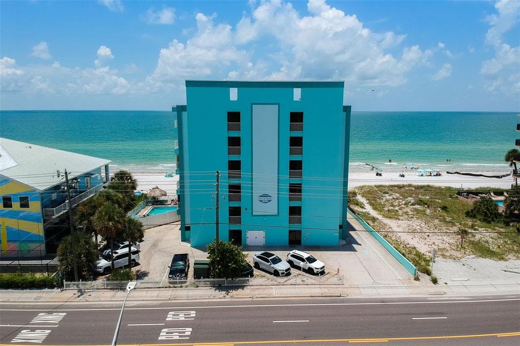 14110 GULF BLVD UNIT 201 MADEIRA BEACH, FL 33708