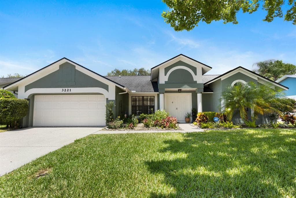 3221 OAKWOOD PLACE