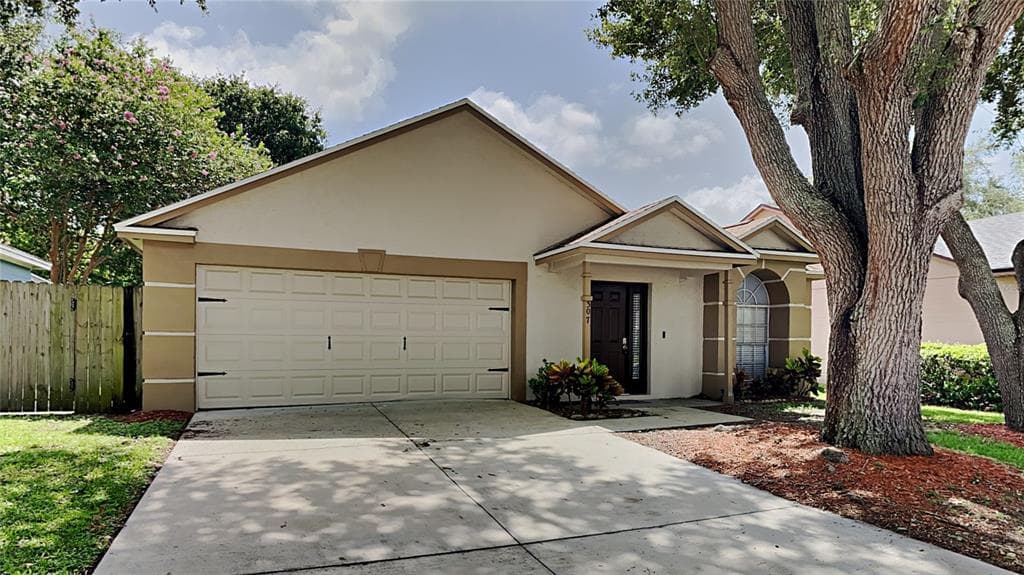 307 BRICKYARD COURT VALRICO, FL 33594