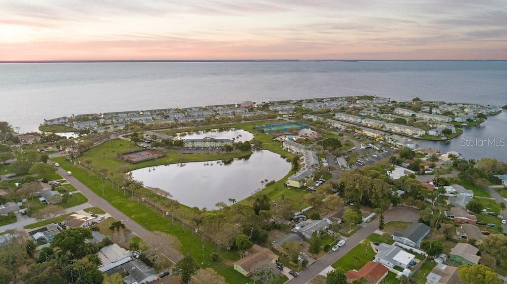 5294 BEACH DRIVE SE UNIT B ST PETERSBURG, FL 33705
