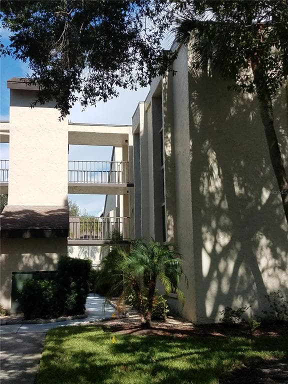 2207 BELLEAIR ROAD UNIT B17 CLEARWATER, FL 33764