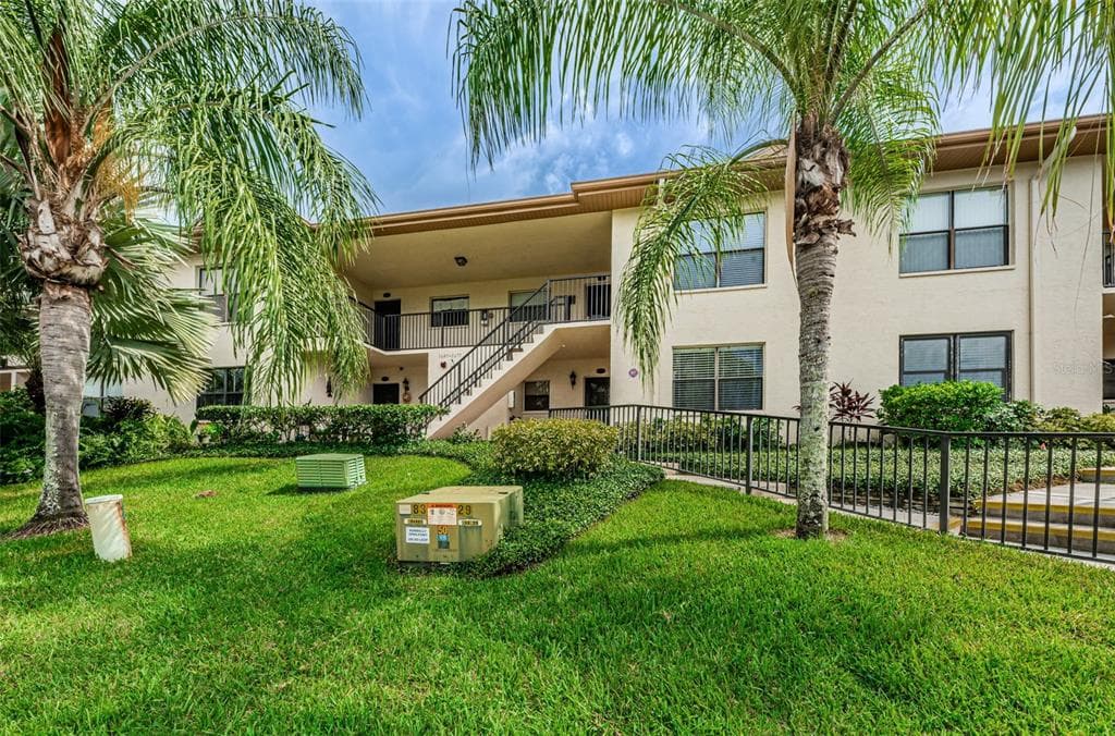 1657 SEASCAPE CIRCLE UNIT 1657 TARPON SPRINGS, FL 34689