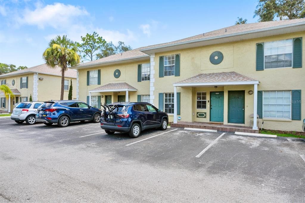 5128 SUNRIDGE PALMS DRIVE UNIT 33 TAMPA, FL 33617